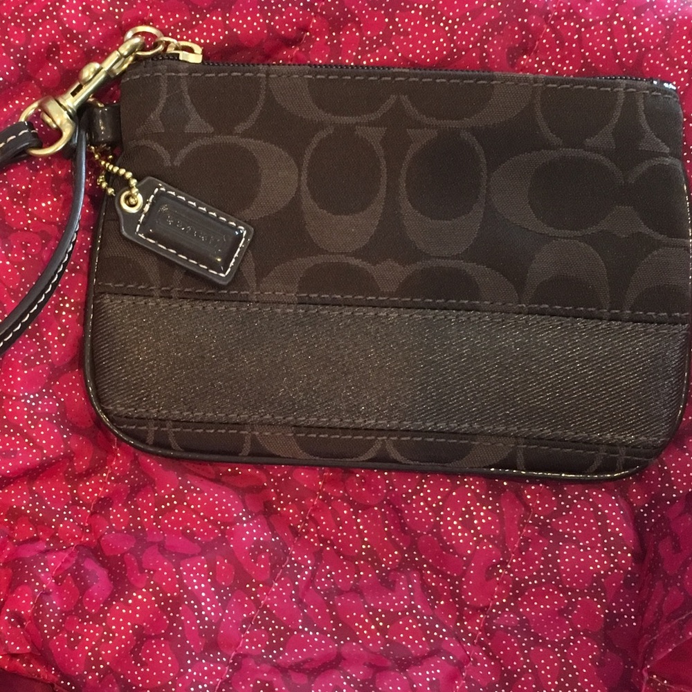 🔥SALE Brown Coach Wristlet